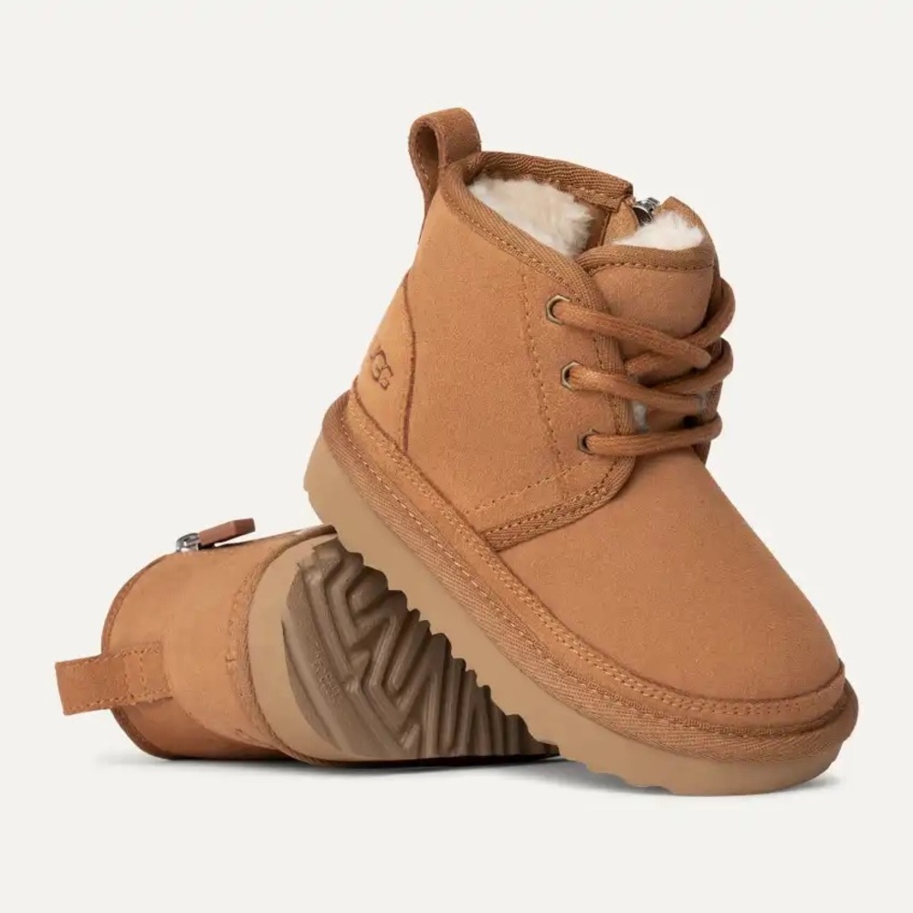 NIB UGG Neumel II Unisex Chukka Suede Wool Lined Boots in Chestnut Tan size 6T